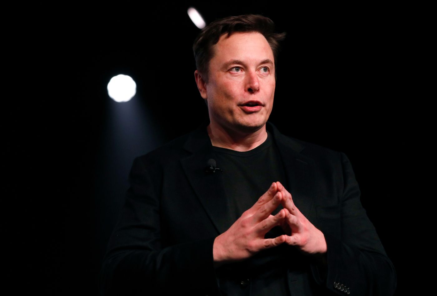 Image of Elon Musk speaking
